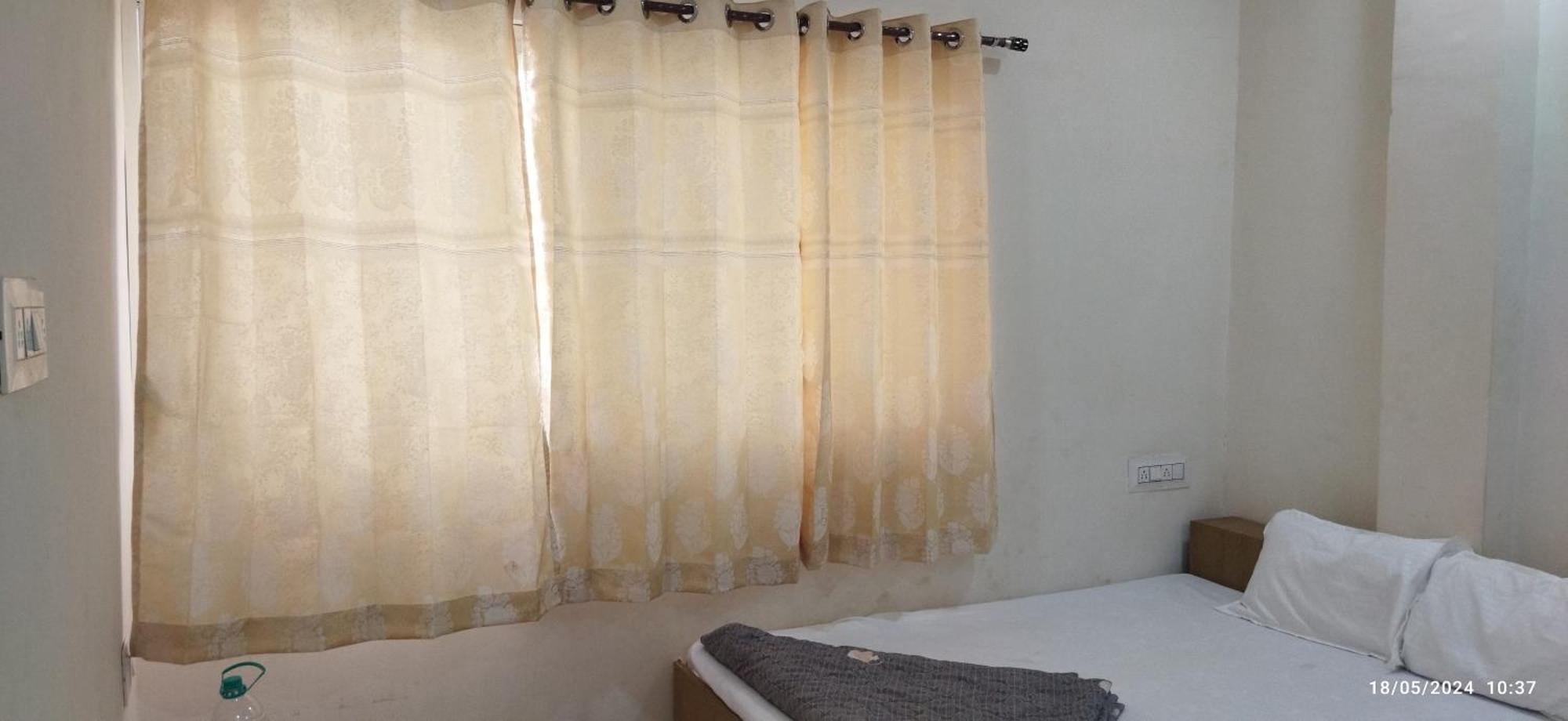 Shree Gajlaxmi Hotel Walking Distance From Mahakaleswar Ujjain Eksteriør bilde